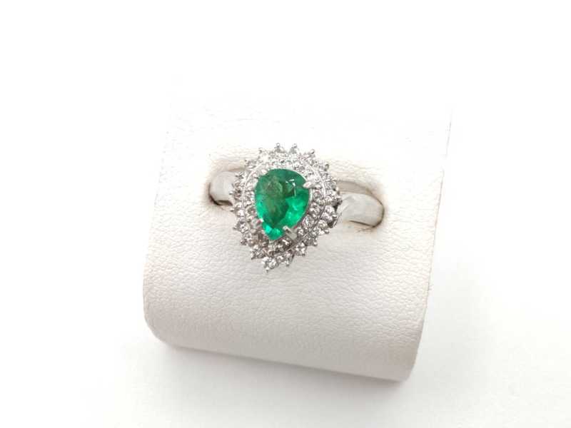 宝石買取 指輪 エメラルド Pt900